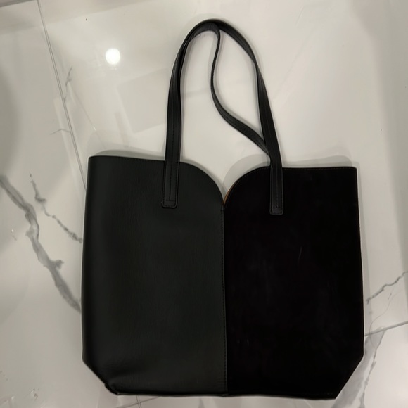 See by Chloe Gaia Large Carry All Tote in Black. - Picture 4 of 6